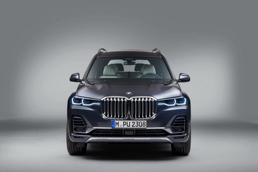 BMW X7 2020-2021 - фото, цена и характеристики