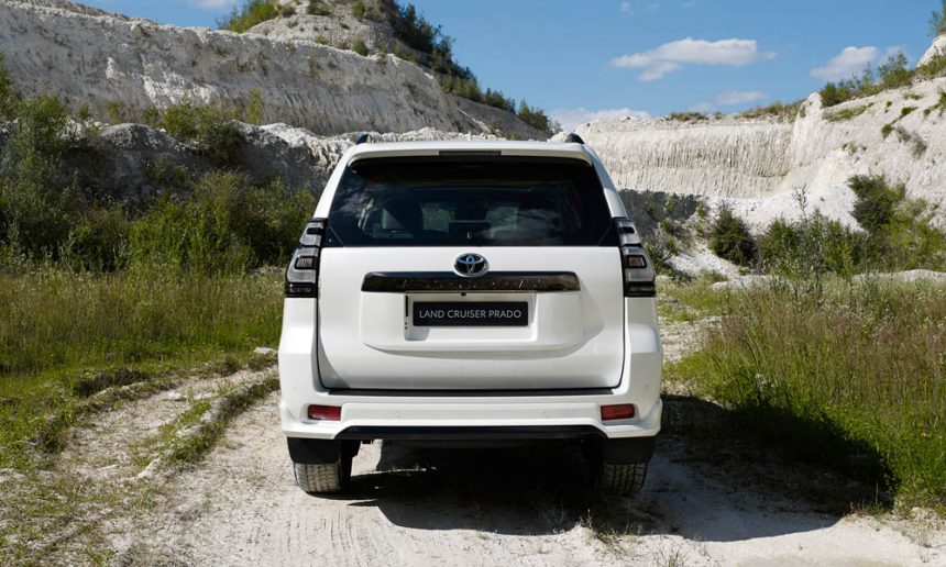 Toyota Land Cruiser Prado 2020-2021 - цены, комплектации, фото и характеристики