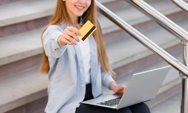 Как использовать кредитные карты с низкой процентной ставкой в своих интересах
